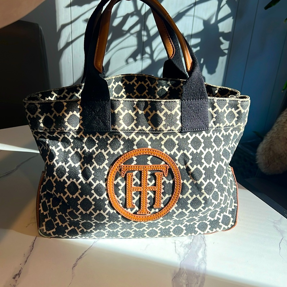 Tommy Hilfiger medium sized handbag